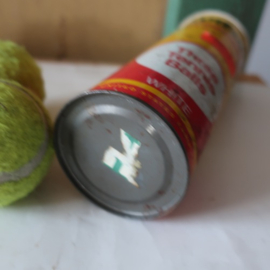 Wilson oud blik met tennisballen origineel