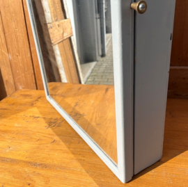 Medicijn kast apothekers kastje brocante