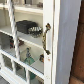 Vitrine kast wit sier wand pronk VERKOCHT