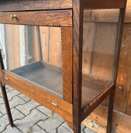 Theekast vitrinekast pronk servies VERKOCHT
