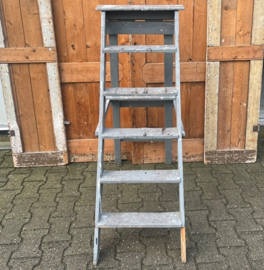 Oude houten trap ladder schilderstrap VERKOCHT