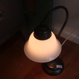 Burolamp tafellamp messing notarislamp melkglas