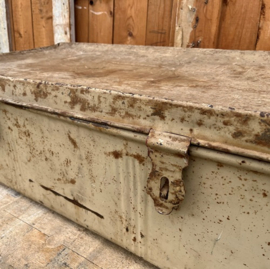 Verhuiskist metaal hutkoffer origineel beige