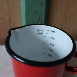 Maatbeker 0,5 liter emaille rood zwarte rand