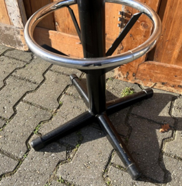 Kruk barkruk vintage metaal voet skai zwart