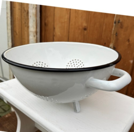 Vergiet emaille wit met zwarte rand diameter 26
