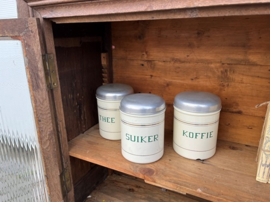 Pronkkast vitrine boven kast VERKOCHT