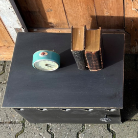 Nachtkastjes halkastjes zwart brocante