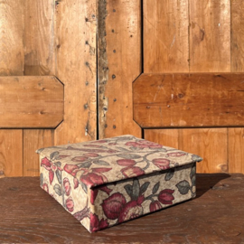 ​Doos stoffen bekleding karton sieraden naaidoosje