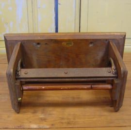 Rolhouder hout 28 cm origineel papier