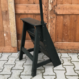 Oude houten trap bibliotheek VERKOCHT