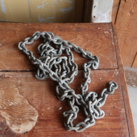 Ketting metaal ijzer oud lengte 2,4 meter