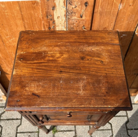 Nachtkast Frankrijk hal kastje VERKOCHT