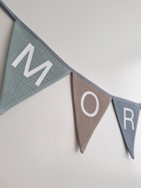 vlaggenlijn met naam 7 vlaggen blauw, jade, taupe