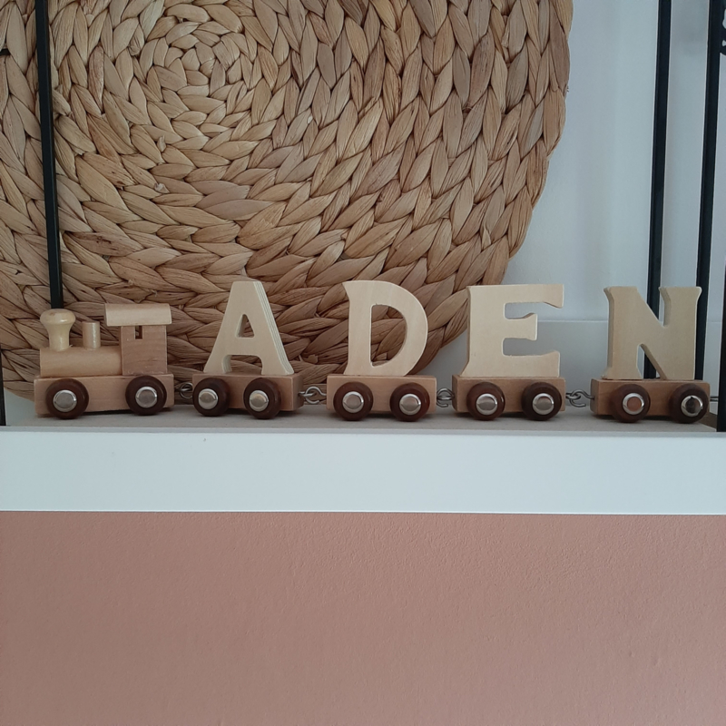 Houten naturel (goedkoopste van Nederland) letterwagonnen: 1) | Houten Naamtrein | www.kleintjebaby.nl