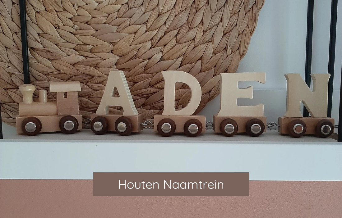 kraamkado houten naamtrein