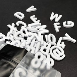 Magneetletters, cijfers & tekens wit 200 stuks