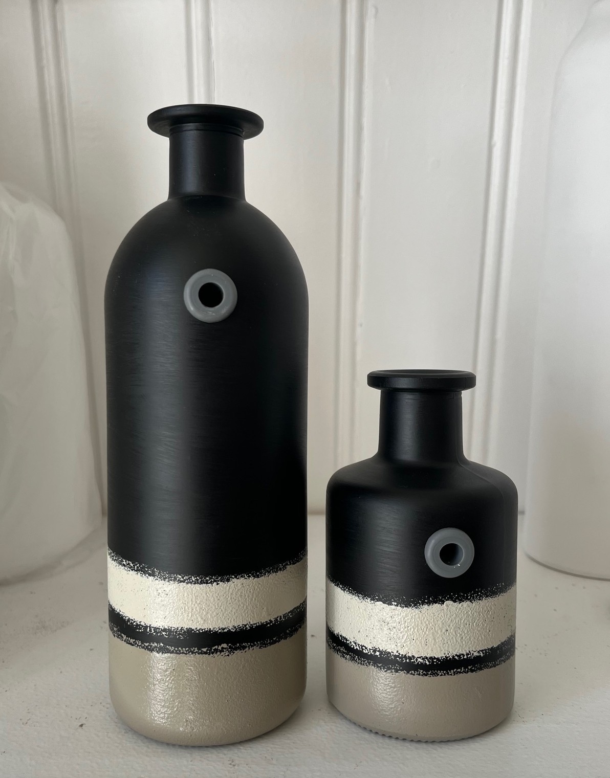 Wandvaas zwart beige 12cm