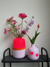 Kruik roze hartjes 16cm hoog