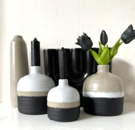 Unieke aardewerken kruik 15cm - zwart beige grijs