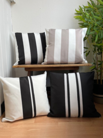 Buitenkussen streep 45 x 45cm
