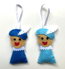 Handgemaakte Sinterklaasdecoratie – Set van 2 vilten Pietjes