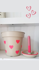 Bloempot beige roze hartjes