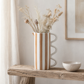 Aardewerk Kan met Oor – Bruin/Wit Gestreept – 16 x 10 x 24 cm