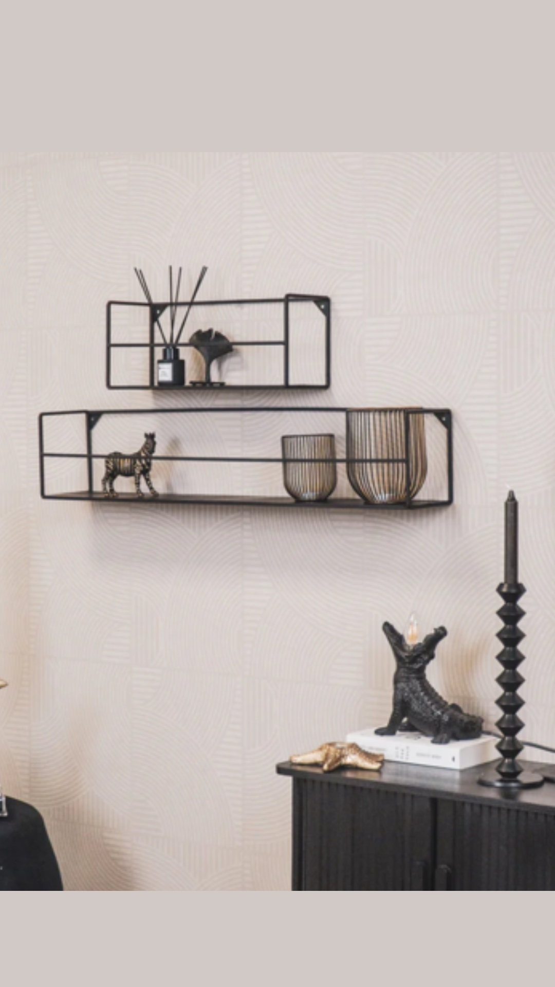 2 wandplanken zwart metaal