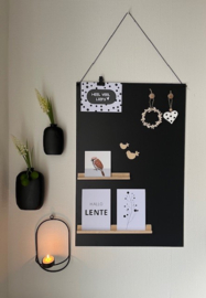 Memobord zwart 40 x 60cm met plankjes