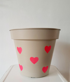 Bloempot beige roze hartjes
