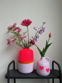 Kruik roze hartjes 16cm hoog