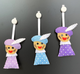 Handgemaakte Sinterklaasdecoratie – Set van 3 vilten Pietjes