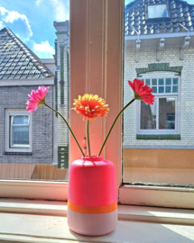 Vaas roze/oranje 22cm hoog