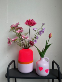 Kruik roze hartjes 16cm hoog