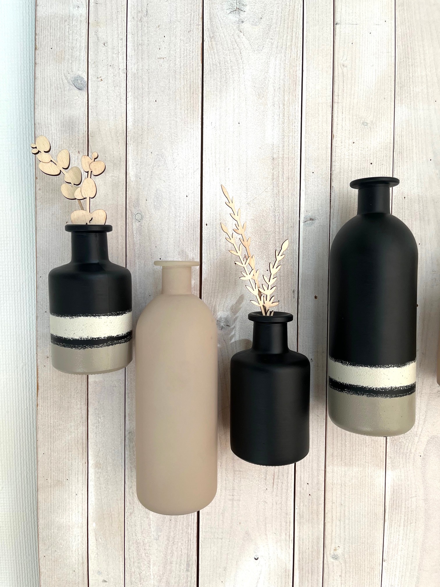 Wandvaas zwart beige 12cm