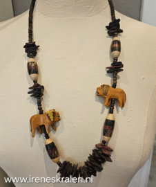 BR0027: HalfLange ketting houten kralen