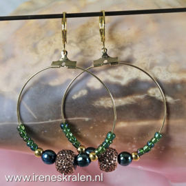 GR006C: Oorbellen Groen met mooie glans/goudkleur