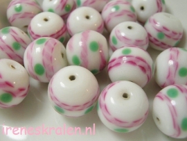 Groze 510 Witte ronde kraal met roze/groene decoratie, lampwork, 13mm
