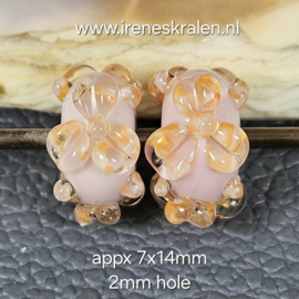 IKRZ0009: DuoSet Bloemen Lichtroze & oranje/zalm, ca 7x14mm