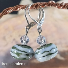 GR024: Lampwork Oorbellen OLijfGroen & Ivoor