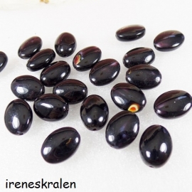 Gzwt 042: Plat Ovaal Zwart Gemeleerd, 11x9x5mm