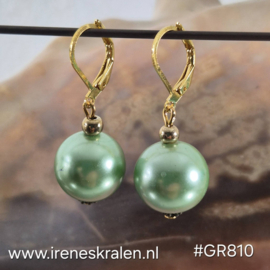 GR810: Oorbellen met GlasParels LichtGroen 14mm