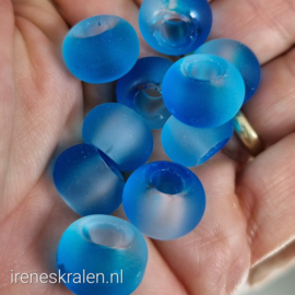 GAq022: GrootGatKraal Aqua Bicolor, ca 10x15mm ( 5.5mm gat) #India Lampwork#