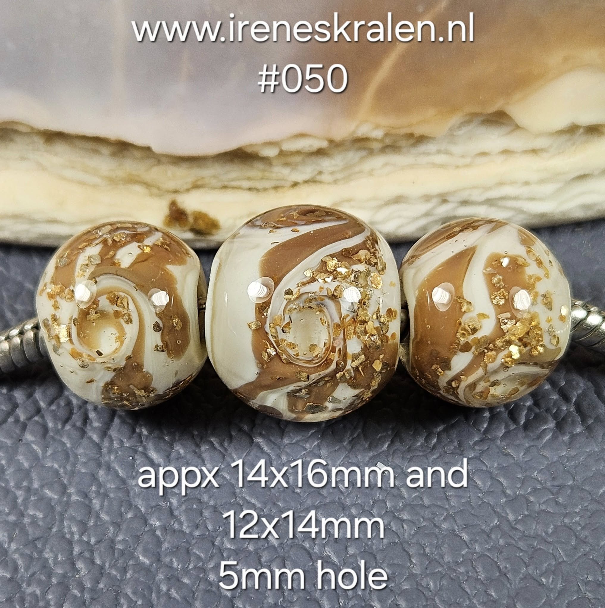 IKBR0028: Set van 3x GrootGatKraal Ivoor/Mocca/GoudVlokken (5mm gat)
