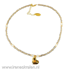WI 0003: Ketting goudkleurig glaskraaltjes met hartje
