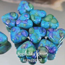 Gaq037: Hartje Kunststof Tye Dye LichtTurquoise, ca 14x16mm