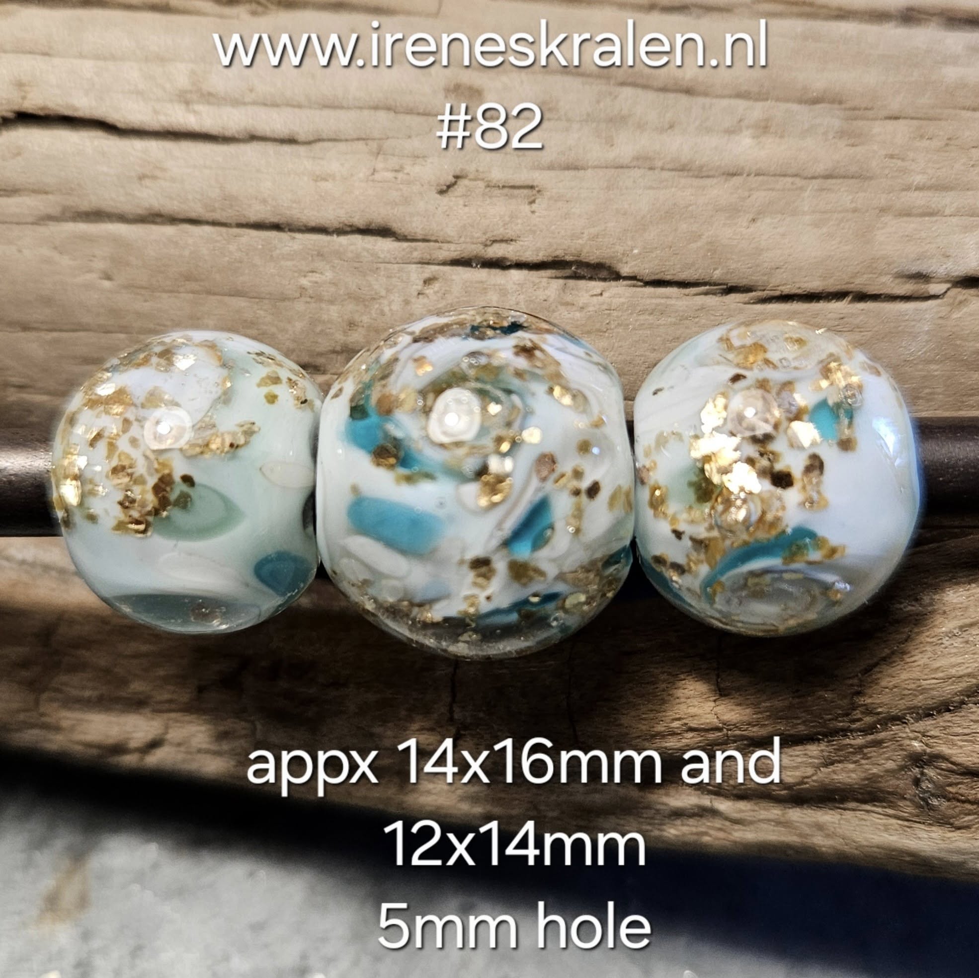 IKOC0082: Set van 3x GrootGatKraal LightAqua &GoudVlokken (5mm gat)