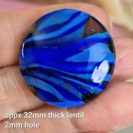 IKBL0052: Grote Lentil Kraal Blauw, ca 32x32x14mm