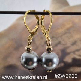 ZW9200: Oorbellen met GlasParels Grijs 10mm